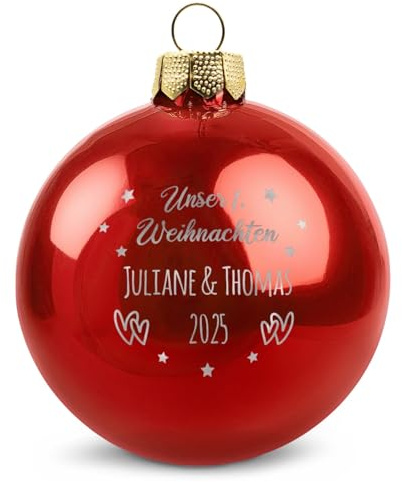 GRAVURZEILE Weihnachtskugel mit Gravur - Unser erstes Weihnachten - Personalisiert mit Namen & Jahr - Festliche Christbaumkugel für Paare als Weihnachtsdeko - Farbe: Rot Glänzend - Größe: 8 cm