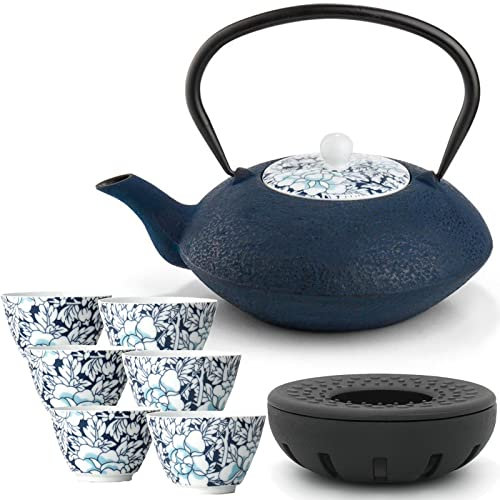 Bredemeijer Teekanne asiatisch Gusseisen Set blau 1.2 Liter Teekessel mit Edelstahl Tee-Filter Sieb-Einsatz für losen Tee & gusseisernen Stövchen inkl. 6 blauen Teebecher Porzellan