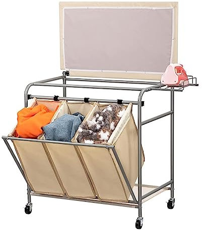 Centro de lavandería rodante con tabla de planchar, cesta de lavandería con ruedas, incluye 3 bolsas para organización de lavandería