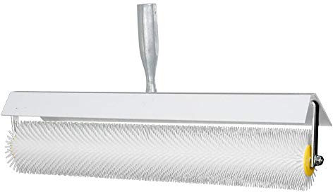 500mm Spiked Screed Roller, 21mm Plastic Spikes, Pre Drilled Hole, Wooden Brush Handle, Aeration Roller for Smoothing Floors