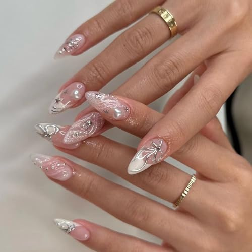 MouyouGlow Press on Nails Kurz,Almond Nude Rosa Weiß French 3D Herz Pearl Schleife Sterne Cute Crystal Coquette Fake Nails mit Nagelkleber,Shimmer Silber Star Künstliche …