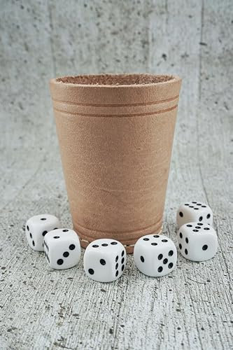 KENDi GAMES - Qualitäts Würfelbecher - echt Leder - Höhe 9 cm - Durchmesser 7 cm - Set mit 6 weißen Würfeln und Kurzanleitung - Play: TOOSMASTER