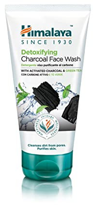 Himalaya Detoxifying Charcoal Face Wash with the Goodness of Green Tea and Coconut Charcoal Powder, Removes Dirt and Purifies the Skin, Leaving It Clean and Refreshed - 150 ml