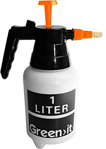 Home>it® Drucksprüher 1L mit Pumpe – Garten Handsprüher – Verstellbare Düse – UV-beständiger Tank – Für Unkrautbekämpfung & Pflanzenpflege – Weiß/Schwarz/Orange