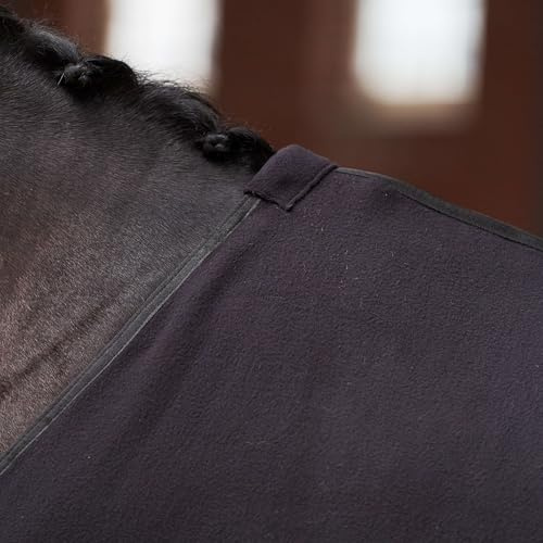 Imperial Riding IRH F&amental Fleecedecke, atmungsaktiv & leicht, kuscheliges Fleece-Material, Kreuzgurten & Brustverschluss, komfortable Abschwitzdecke für Pferde, Schwarz, 145