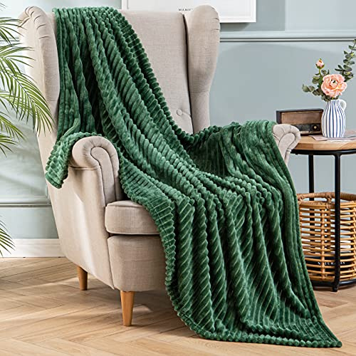 MIULEE Kuscheldecke Fleecedecke Flanell Decke Dunkelgrün 1er 125x150cm | Einfarbig Wohndecken Couchdecke Flauschig Überwurf Mikrofaser Tagesdecke Sofadecke Blanket Für Bett Sofa Schlafzimmer