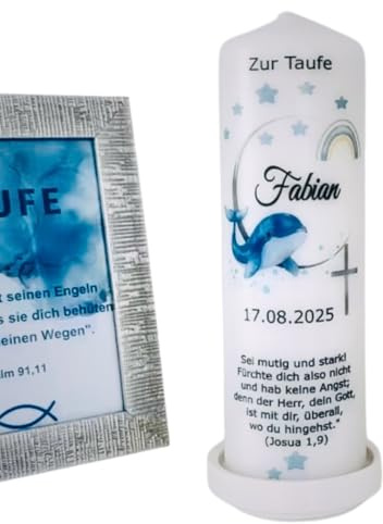 Die Taufkerze Wal-Noah Meer Blau besticht durch ihr modernes und zeitloses Design, was sie zu einer idealen Wahl für Jungen und Mädchen macht. Ihre Maße betragen 25 x 8 cm.