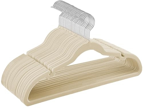 SONGMICS Perchas de Terciopelo, Juego de 30 Piezas, Antideslizantes, Ranuras para Hombros, Barra para Pantalones, Gancho Giratorio 360°, 0,6 cm de Grosor, 43 cm Largo, Beige Arena CRF029K03