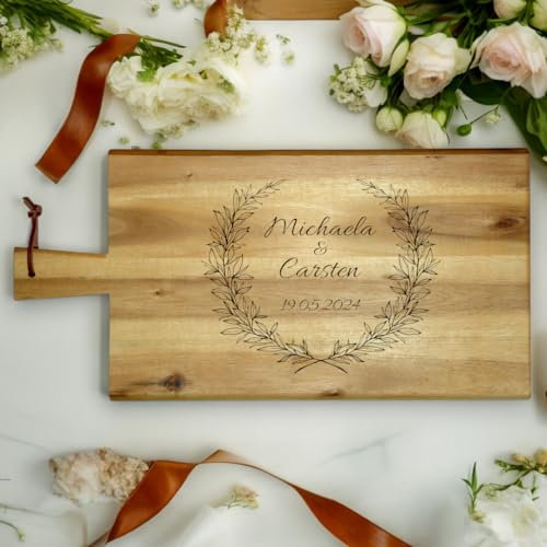 personalisiertes Schneidebrett mit Griff + Lederband aus Akazienholz, Blumenranke+Wunschtext, das perfekte Geschenk, Hochzeit, Jubiläum, Hochzeitsgeschenk, ca. 35x18x1,5 cm