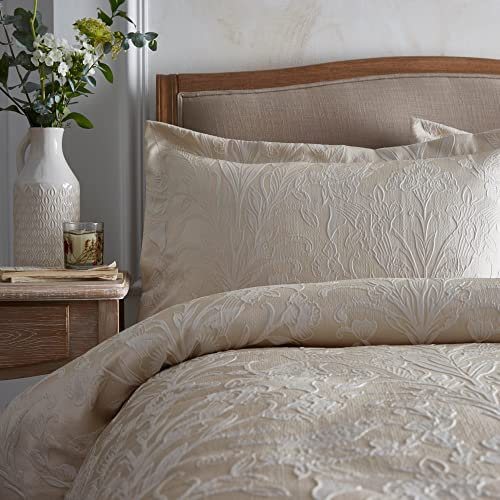 Appletree Heritage - Elysia - Jacquard 1x Single Oxford Edge Pillowcase - 50 x 75cm in Champagne.