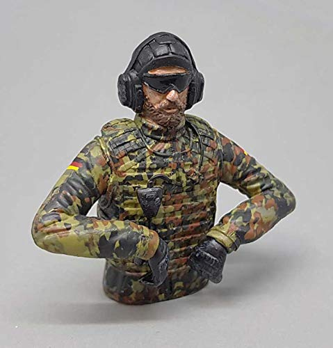licmas 1/16 Figur Bundeswehr Panzer Soldat Flecktarn mit Sonnenbrille