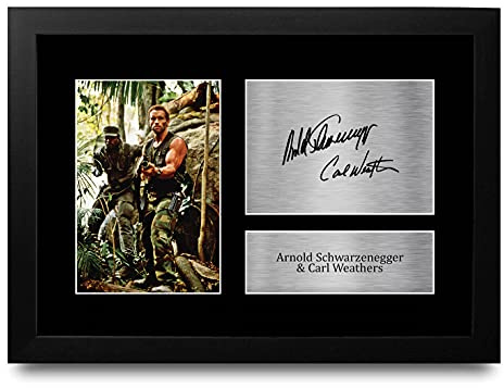 HWC Trading FR A4 Arnold Schwarzenegger & Carl Weathers Predator Geschenke Gedruckt, Signiert Autogramm Bild Für Film-Erinnerungsstücke-Fans - A4 Framed