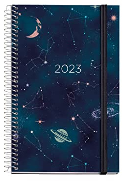 Miquelrius - Jahresplaner 2023 - Tag Seite - Plus Size Active 117 x 182 mm - Harter Cover - Spiralbindung - Katalanisch, Englisch und Portugiesisch - Punkte, Sterar, MR38198