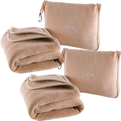 BlueHills 2er-Pack Premium Weiche Plüsch Reisedecke Kissen Flugzeug Essentials für Zwei in Tasche mit Handgepäckgurt und Rucksackclip Kompaktes Flugzeug Reisezubehör Flugdecke Decken Beige T205
