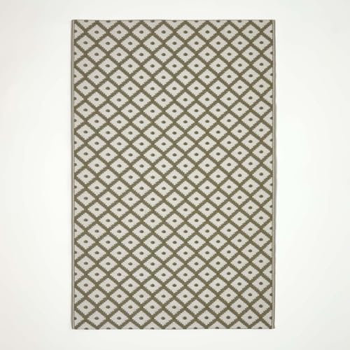 HOMESCAPES Luxury Large Outdoor Rugs for Garden Patio Waterproof 100% Recycled Plastic Mat Carpet 120 x 180cm Reversible White & Green Geometric Rug “May”, Indoor/Outside & Portable, Seamless
