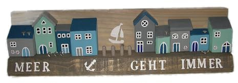 Häuserzeile aus Holz im Farmhouse-Stil