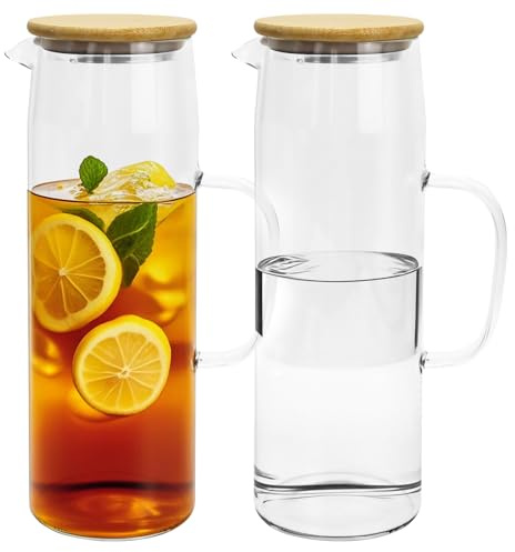 2 Stück Glas Wasserkrug mit Deckel, 1,5L Karaffe mit Griff, Transparenter Borosilikat-Glaskrug für heiße & kalte Getränke, ideal für Eistee, Saft, Milch, Kaffee & Limonade