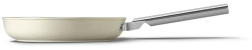 Smeg, Antihaft-Bratpfanne CKFF2601CRM, Durchmesser 26 cm, ergonomischer Edelstahlgriff, für alle Herdarten, bis zu 250° im Backofen, 2,3 l Fassungsvermögen, Cremefarben