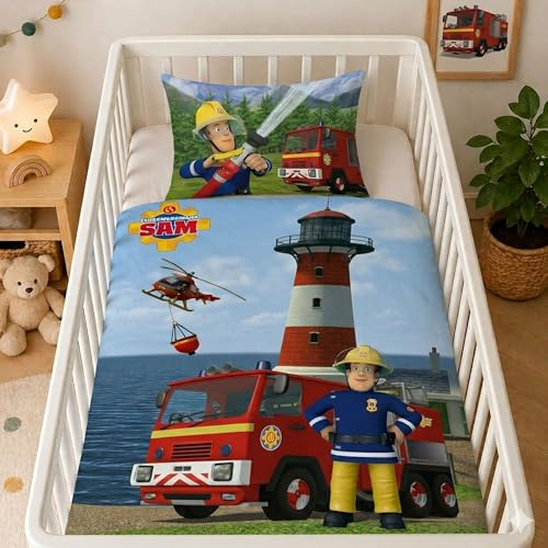 Familando – Feuerwehrmann Sam Baby Bettwäsche-Set (2-teilig) – Decken- & Kissenbezug 100x135 cm & 40x60 cm mit Reißverschluss – 100% Baumwolle Renforcé – Wendemotiv mit Sam – Öko-TEX Zertifiziert