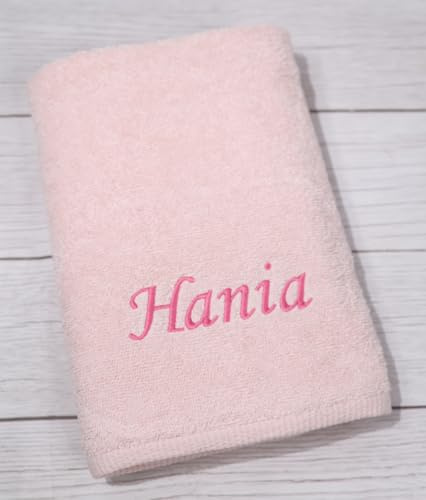 Generisch Personalisiertes Handtuch mit Namen oder Text – Hellrosa Frottee Handtuch 50x100 cm aus 100% Baumwolle – 500 g/m² – Bestickt – Oeko-TEX – Geschenk für jeden Anlass (Hellrosa, 50 x 100 cm)