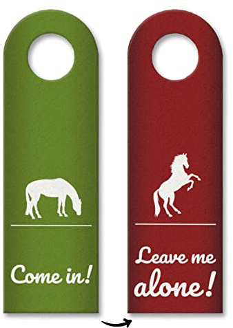 Horse door hanger with saying Leave me alone – Come in!