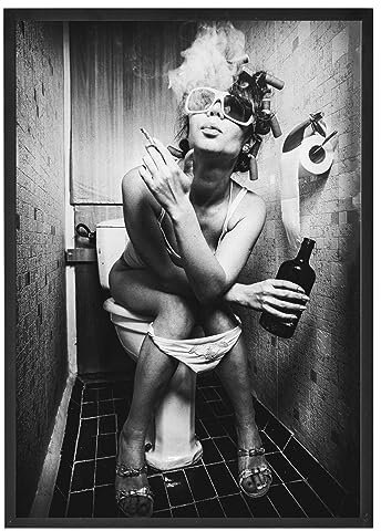 La French Touch Affiche Femme sur les toilettes - Made In France - Tableau décoration murale - Cadeau Humour toilette original rigolo (A2 (59,4 x 42 cm), Sans cadre)