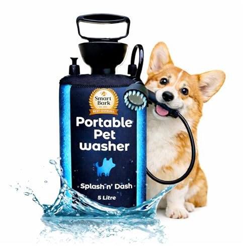 Splash n' Dash 5 liter bärbar hunddusch – manuell duschsats med borsthuvud och neoprenjacka – bärbar hundbricka för hem, resor eller utomhusbruk