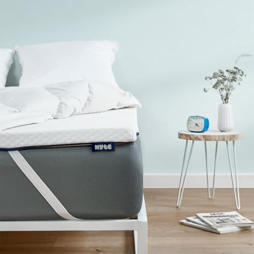 Surmatelas Mémoire de Forme Nyte 140x190-4cm Moelleux | Mousse Haute Densité | Anti-dérapant, Respirant, Housse Lavable Oeko-Tex | Hypoallergénique | Confort Hôtelier | Marque Française