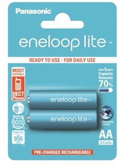 eneloop lite, AA/Mignon NI-MH Akku, 2er-Pack, Kapazität mit min. 950 mAh, Ready-to-Use NI-MH Akkus, bis zu 3000 Mal wiederaufladbar, plastikfreier Verpackung, lite, blau