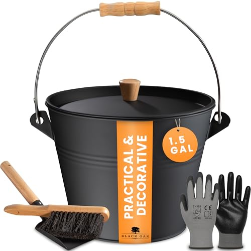 BLACK OAK Cubo de ceniza Pago de 1.5 galones – Negro con tapa con mango de madera + cepillo + pala y guantes – Cubo grande de acero galvanizado ignífugo y recubierto de polvo para cenizas, carbón