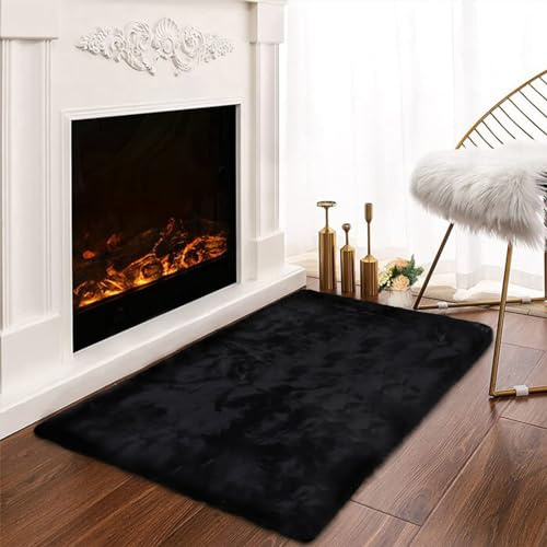 Latepis Fluffy Small Rugs 60 * 90cm Faux Rabbit Fur Rug Soft Black Washable Furry Shag Rug for Bedroom Dorm Chair Seat Cover Shaggy Carpet Cute Room Decor