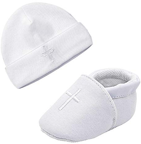 LACOFIA Neugeborene Taufe Schuhe Baby Jungen Weiche Sohle rutschfest Hausschuhe und Bestickter Weiß Beanie Hut Set Pack 2 0-3 Monate