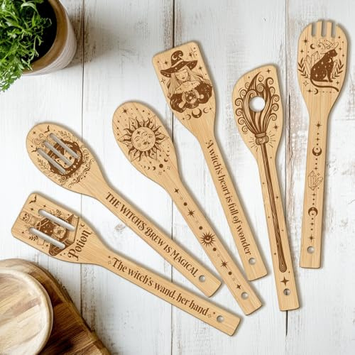 CUTHOLLOW Juego de 6 utensilios de cocina de madera de bruja mágica y escoba, juego de cucharas de madera de bambú no tóxicas para cocinar, inauguración de la casa, cumpleaños, Acción de Gracias