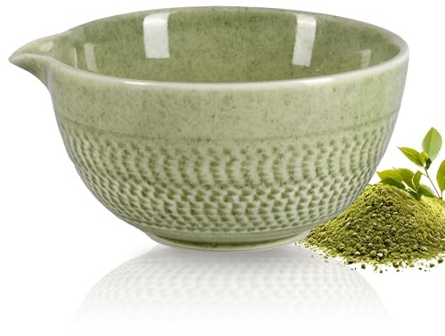 CAMATET Matcha Bowl with Spout, 500 ml/18 oz Ceramic Matcha Mixing Bowl, Japanese Ceremonial Matcha Chawan for Matcha Powder/Salad/Fruit/Soup/Tea - Matcha Green