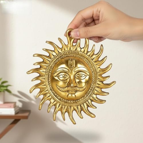 HOME GENIE „Messing Surya Wandbehang | Sonnengott Wanddekoration für Zuhause und Büro | Positive Energie & Vastu-Korrektur