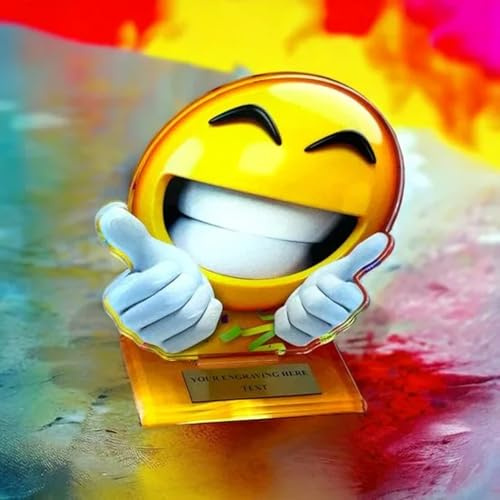Smiley Pokal Trophäe 13,5 cm - Kinderpokal mit Gravur aus Acryl | Lustiger Award mit Daumen-hoch Motiv, 140g leicht, ideal für Kindergeburtstage, Schulpreise und kleine Spaßwettbewerbe.