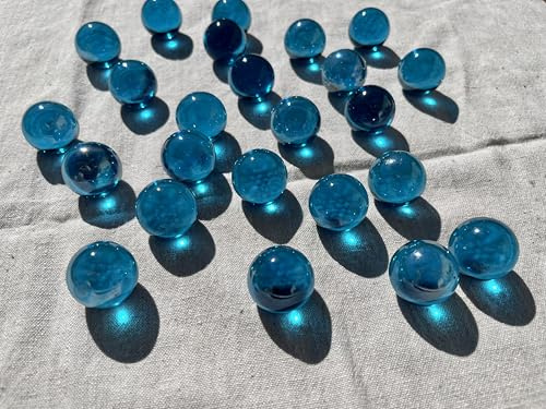 FAIRY TAIL & GLITZER FEE 25 Große Glaskugeln Durchsichtig Hell Blau Bunt 27mm 500g Murmeln Groß Murmel Dekokugeln Glas Kugel