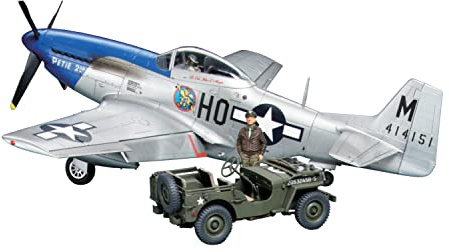 Tamiya 25205 1:48 US P-51D Mustang & 4x4 Lt.Fahzg. - Modellbausatz,Plastikbausatz, Bausatz zum Zusammenbauen, detaillierte Nachbildung, Geformte Farbe