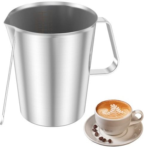 Milchkännchen Edelstahl 2000ml Milchkanne mit Griff, Skala, Latte Art Needle, Tropfwassergeschützt Aufhängbar Milchschaumkännchen Messbecher Edelstahl für Café, Zuhause, Küche, Bar(2000ml)