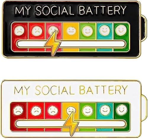 Taiyyi 2 pezzi Social Battery Pin Funny Social Battery Pin per batteria Social per Auto Espressione, Accessori alla moda per Zaini, Giacche e cappelli, NO, Altro, nero/bianco