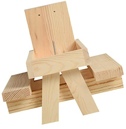 Yardwe Wooden Squirrel Feeder Pet Feeding Table for Backyard Wildlife Garden Corn Cob Holder Squirrel Feeding Bracket