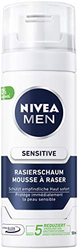 Nivea Men Sensitive Rasierschaum, in der praktischen Reisegröße, schonender Rasierschaum für Herren, 50 ml