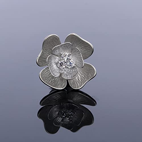 HCMA Metallic Silber Farbe Zirkone Klee Blumenkragen Anstecknadel Broschen für Frauen Schmuck, Geschenke für die Feiertage