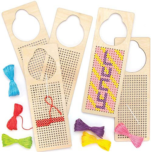 Baker Ross AT810 Kit a Punto Croce in Legno Appendiabiti, per progetti di artigianato artistico per bambini (confezione da 4), assortiti