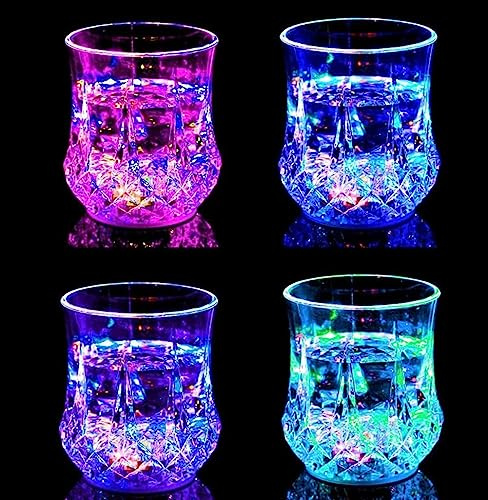 ITODA 4pcs Gobelets Lumineux à LED Multicolores 200ml Verres à Boisson Changeant de Couleur Verres à Liqueur Automatique Tasse Clignotante Amusants Décoration Bar Fête Cadeau pour Anniversaire Noël