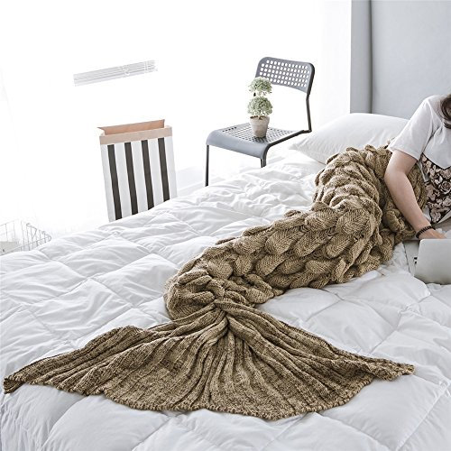 Naturer Meerjungfraudecke Handgemachte häkeln meerjungfrau Flosse Decke für Erwachsene, Mermaid Blanket alle Jahreszeiten Schlafsack für Kinder, Fischschuppen Muster, 140 x 60 cm, Kaffeebraun