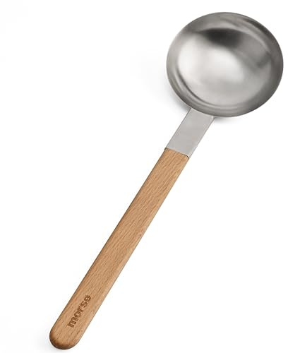 Morsø Vulcano Spoon, Wok Löffel aus Edelstahl und Eichenholz, 40 cm | Elegante Wok Schöpfkelle in zeitlosem, skandinavischem Design, mit langem Stiel für bequemes Zubereiten und Servieren