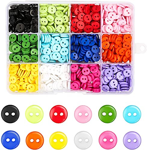 Ysimple 960 Stk Bunte Knöpfe Set, 9mm 12 Farben Nähknöpfe Bastelknöpfe | DIY Nähknöpfe, 2-Loch Kinderknöpfe, Runde Basteln Knöpfe mit Aufbewahrungsbox zum Nähen Basteln Scrapbooking Kinderhemden