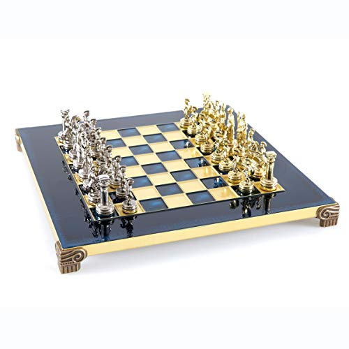 Manopoulos schackset – Grekiska romerska armén – mässing och nickel – blått schackbräde – 2 spelare – ålder 96+