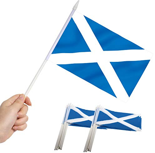 Anley Scotland Mini Flag 12 Pack - Bandiere Scozzesi in Miniatura Piccole tenute a Mano su Bastone - Colori Vivaci e Resistenti allo sbiadimento -5.5 x 8 Pollici con Asta Solida e Punta a Lancia